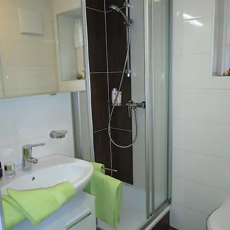 Haus Zerza ドルフガシュタイン